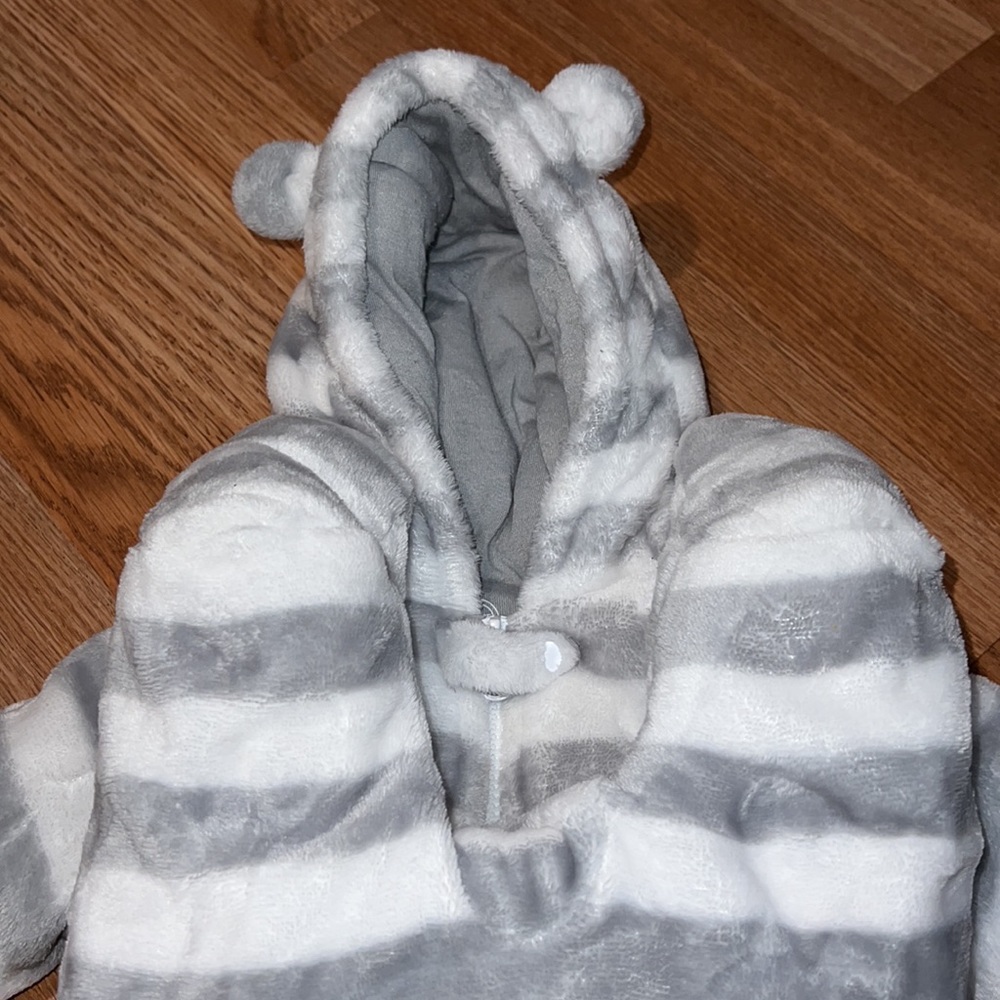 Winter Snowsuit - Picture 6 of 6